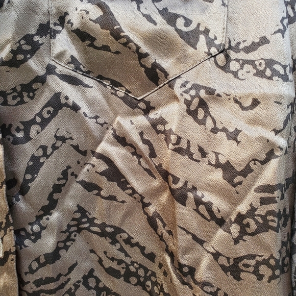 NWT Rails Rebel Shirt Olive Spotted Tiger Stripe - Picture 5 of 6